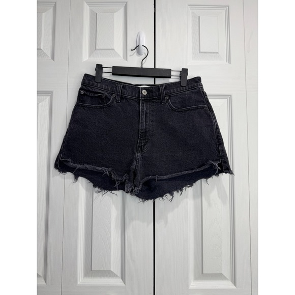 Highland Creek Pants - Abercrombie‎ & Fitch The Mom Shorts Women's 8/29 Black Denim Zip-Fly High Rise